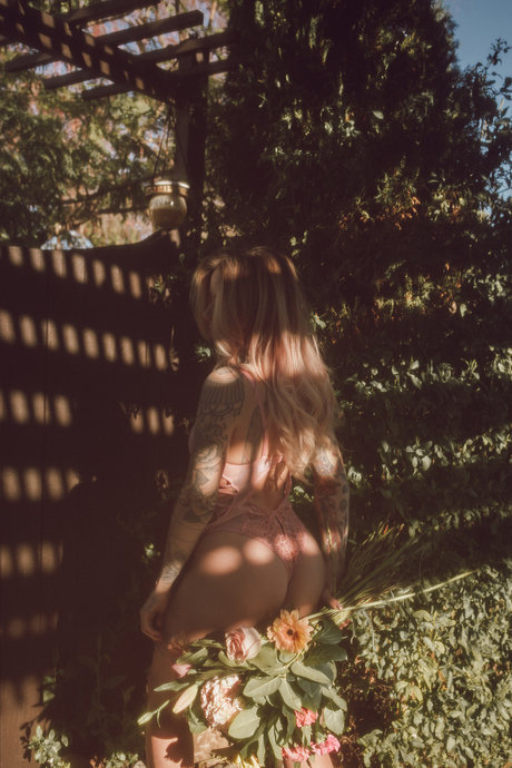 asiatische gothic-onlyfans nacktheit kunst bilder