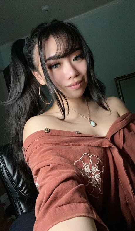 Jizzmun nackt hübsche bild