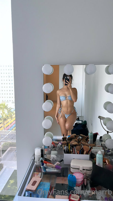 Emarr B top erotische foto