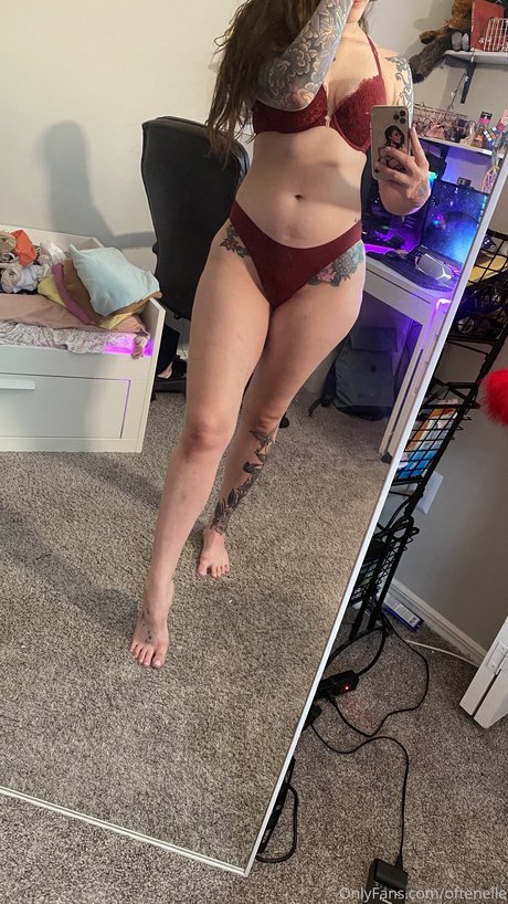 OftenElle xxx nacktheit fotos