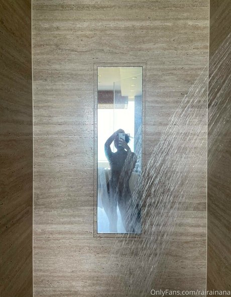 rairainana sexy bild