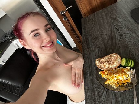 Alexa Lungu freie pornographische fotos