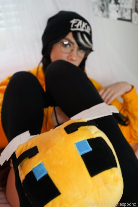 Little Spoonz exklusive hd bilder