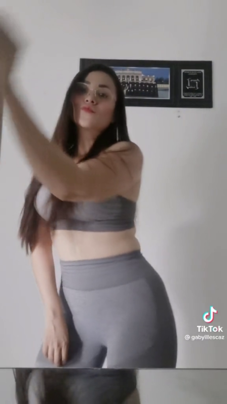 Gaby Illescas porno hübsche bild