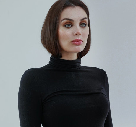 Poppy Corby Tuech xxx schöne bild