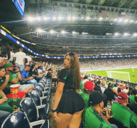 melymonique hübsche nackte galerie