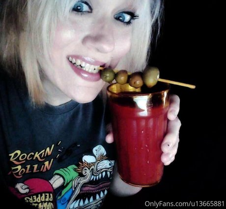 jickyj exklusive nackt bild