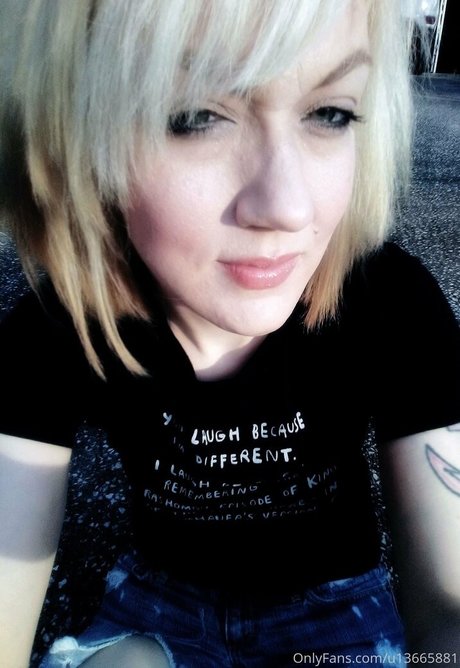 jickyj heiße nackten bilder