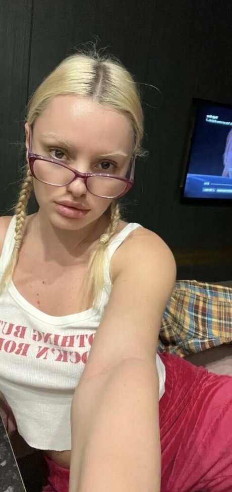 Alexandra Stan kunst porno foto