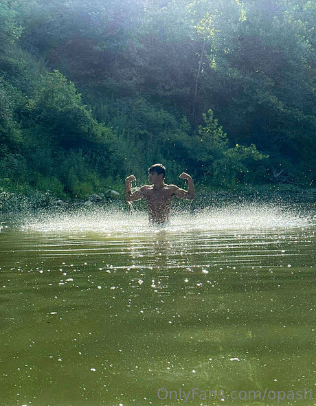 opash schauspielerin nackte archiv