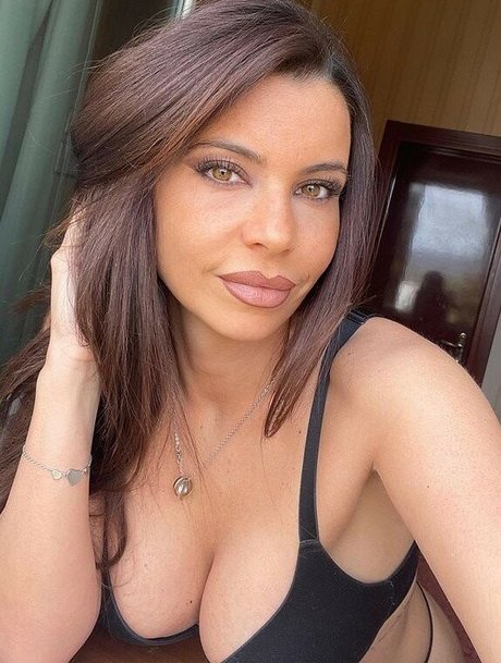 Noemi Frere nacktheit schöne bilder
