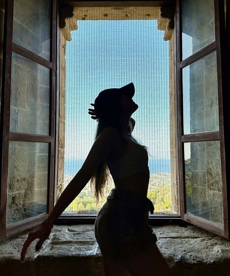 Merve Elmas erotische sexy galerie