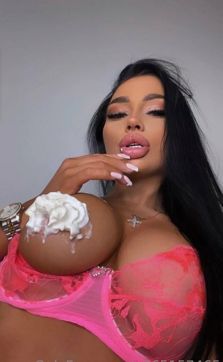 Kristina Kliuchnyk exklusive schöne foto