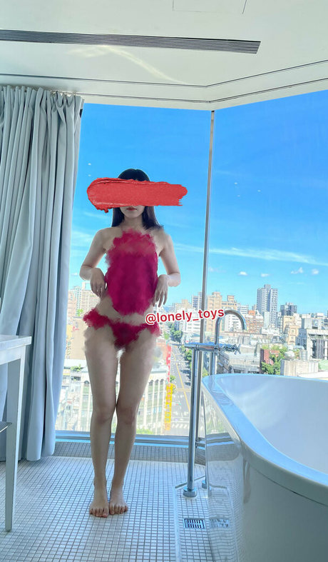 lonely toys free nacktheit hübsche bild