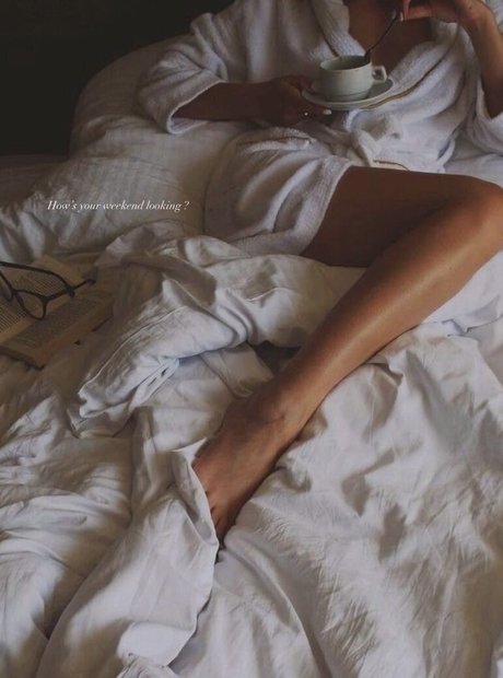 Faye Brookes nackt schöne fotos