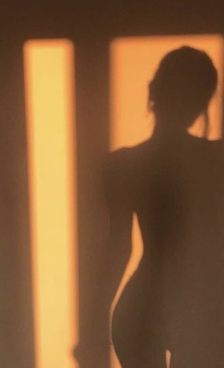 Faye Brookes pornostar kunst fotos