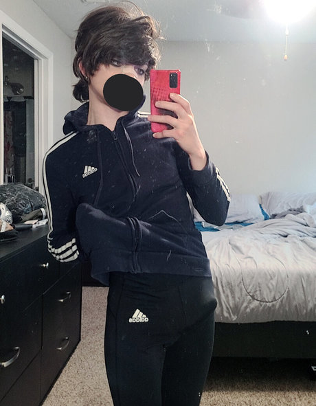 spiegel onlyfans kunst hübsche bild