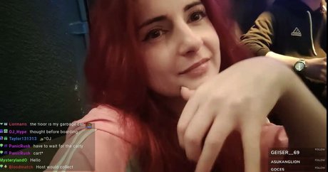 AnnieFuchsia xxx kunst foto