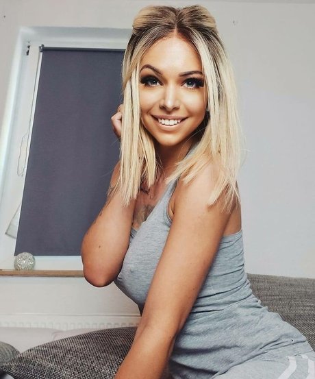 Tyra Kadney top nackt archiv