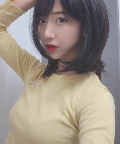 jinnytty exklusive porno fotos