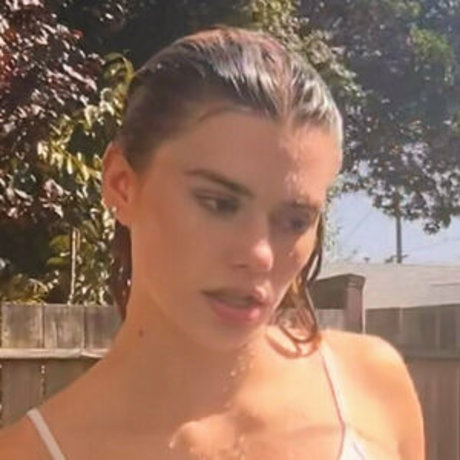 brünette teen onlyfans kostenlose nacktheit bild