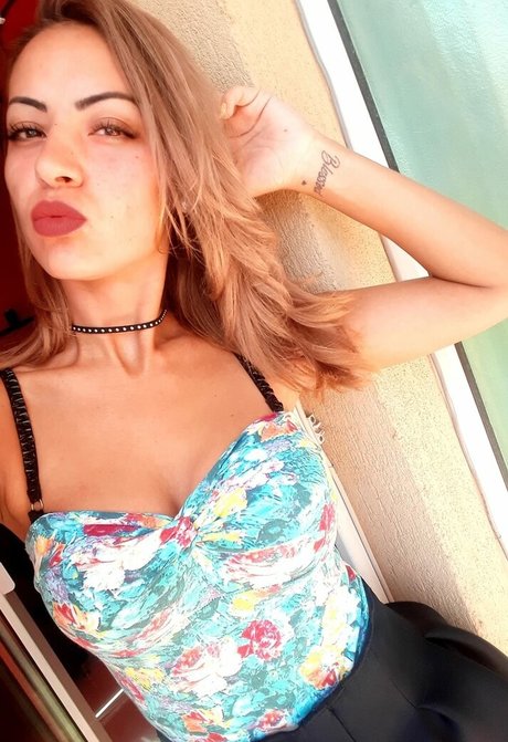 Marinela Adalbertova model hübsche bild