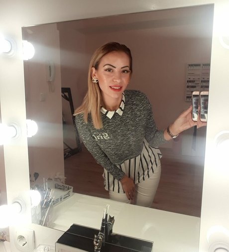 Marinela Adalbertova erotische nette fotos