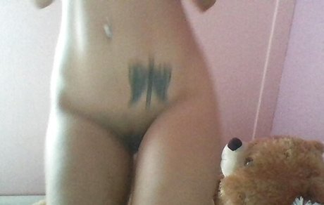 Marinela Adalbertova erwachsene erotische foto