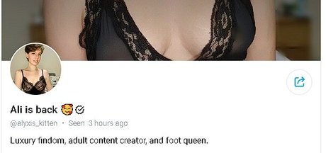 Alyxiskitty nacktheit pornografische foto