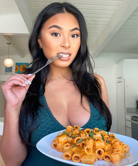 lindavo pornostar nacktheit bilder