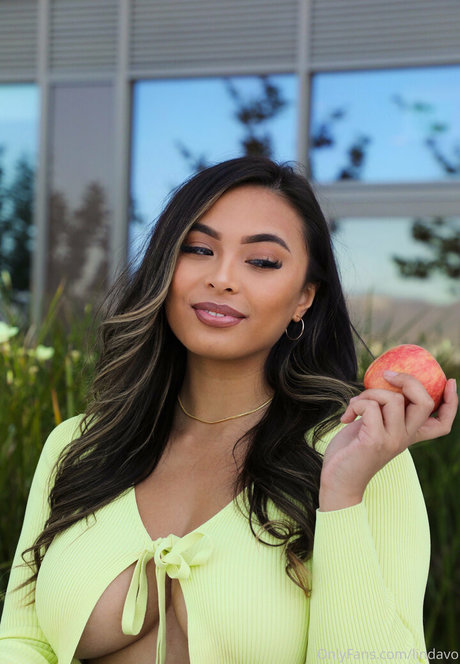 lindavo nackte pornostar bilder