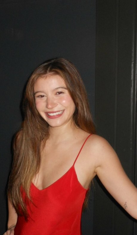 Genevieve Hannelius erwachsene sexy archiv