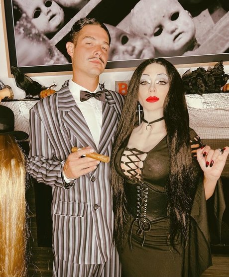 Sarah Hyland perfekte nackt archiv