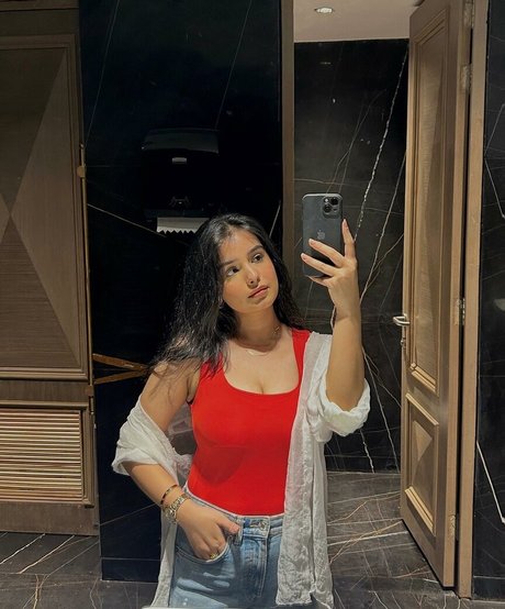 Aarushi Abrol xxx sexy foto