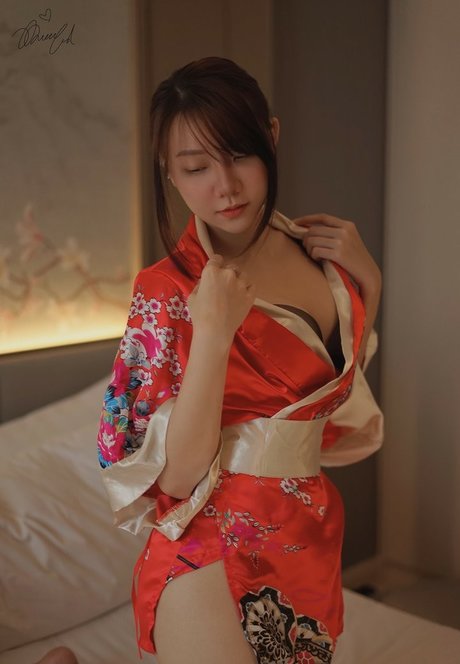 Jenadammaya hübsche pornographische bilder