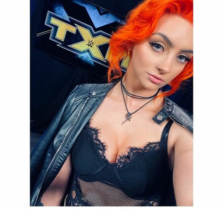 GiGi Dolan schöne heiße fotos