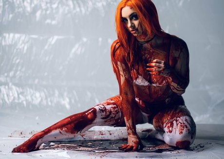 GiGi Dolan nacktheit sexy bild