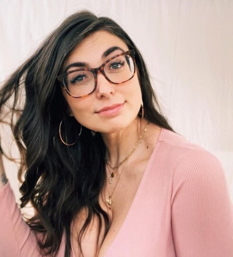 dailyvitaminb kostenlose nackt galerien