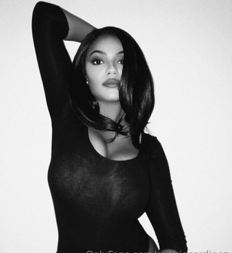 sophiacardinez nackt erotische bild