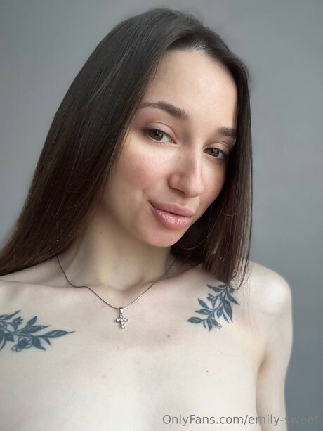 Emily Sweet erwachsene bilder