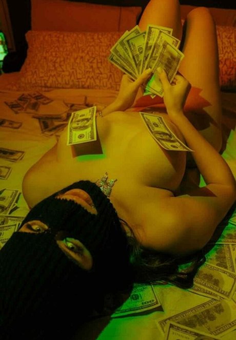 Thay Lupi nackt top fotos