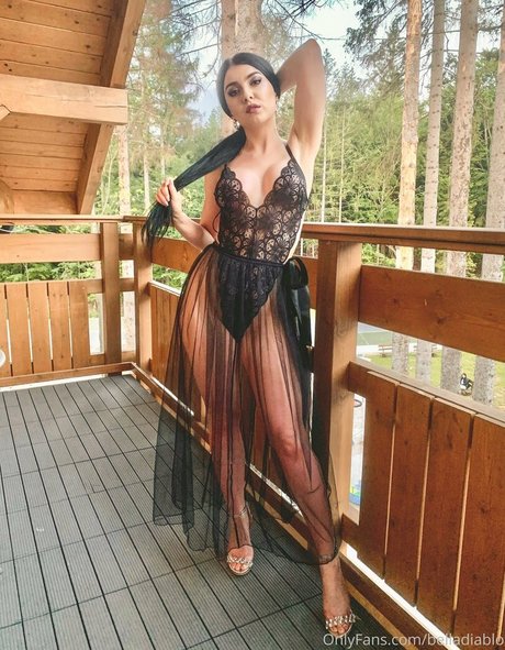 belladiablo model nackte bilder