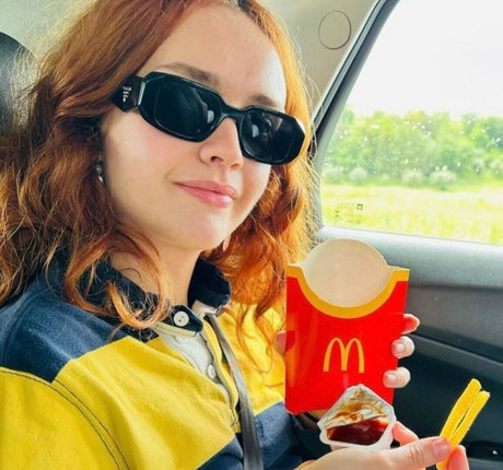 Olivia Cooke model sex bild