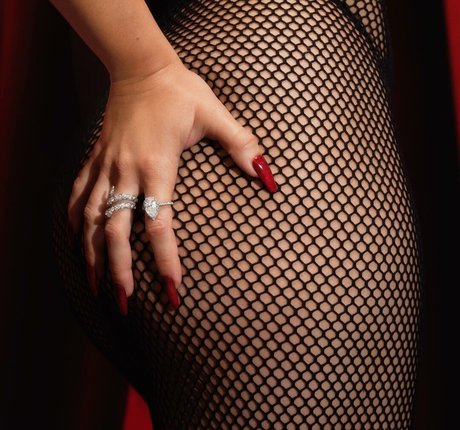 Olivia Cooke kunst schöne galerie