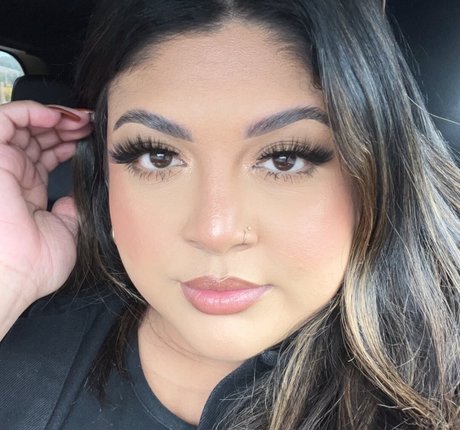 Lucia Yanez pornostar hübsche foto