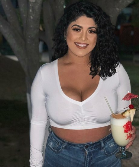 Lucia Yanez freie akt foto