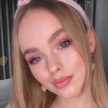 Lumoore nackt erwachsene galerie