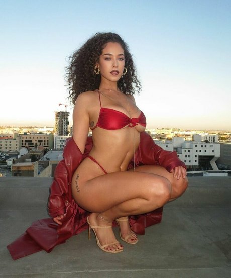 Maeta top porno bild