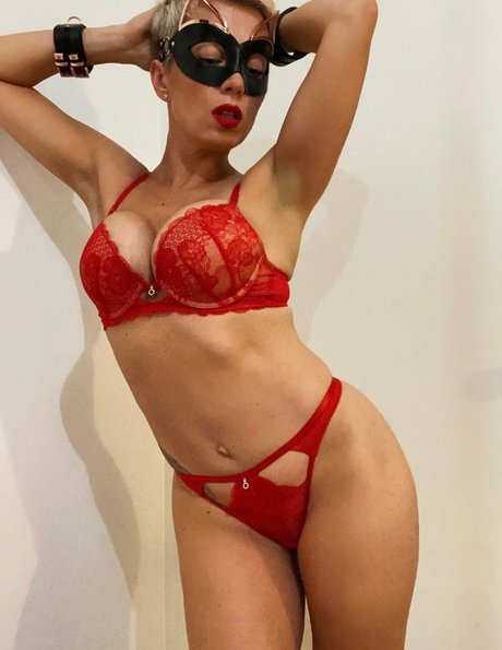 Ami Young perfekte nackten galerie