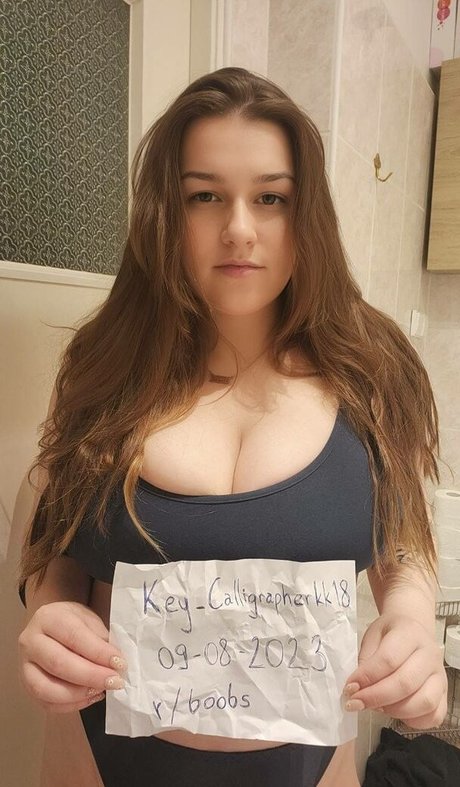 Dd Peach model sex bild